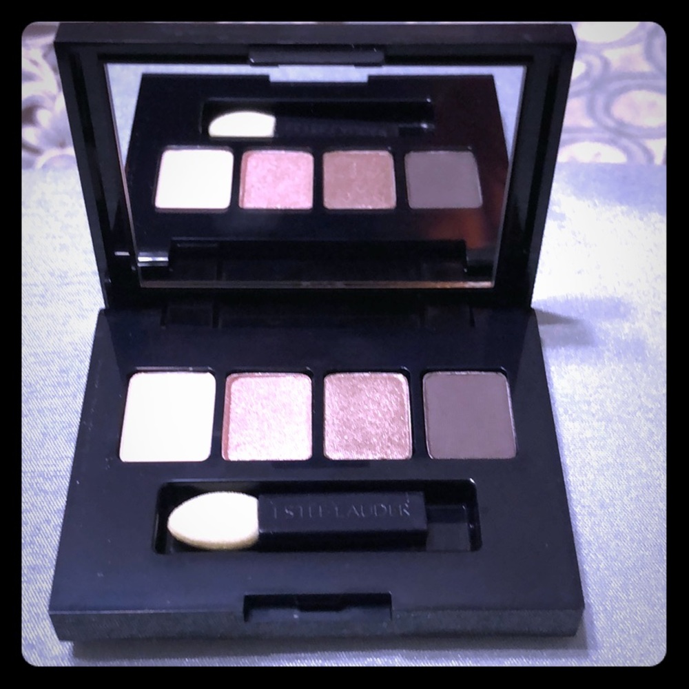 Estée Lauder color pallet
